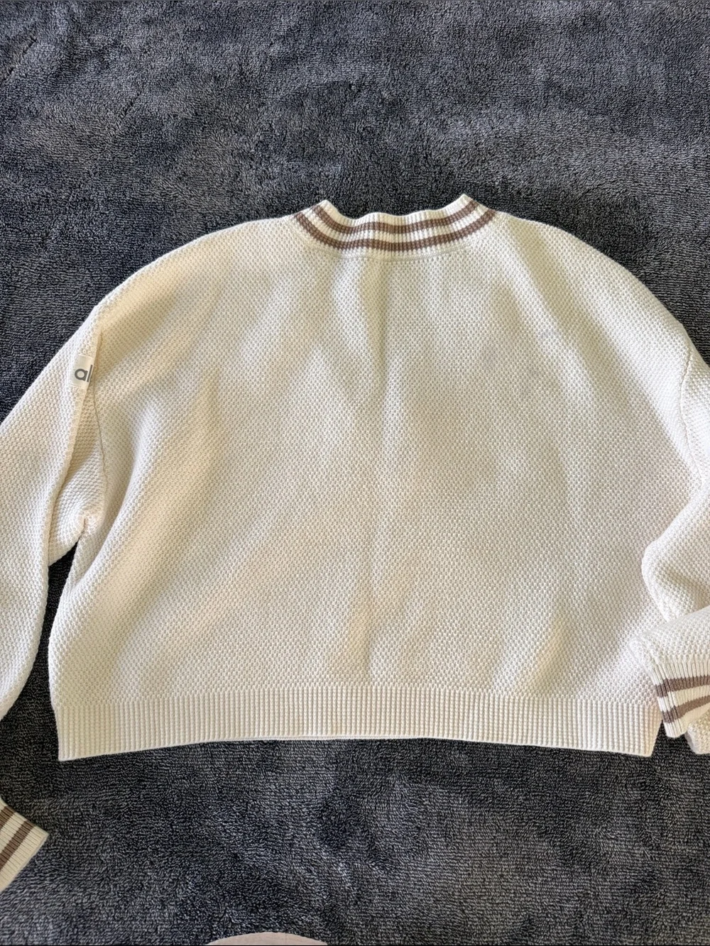 ALO Tennis Club Sweater Knit V-Neck Pullover Top, Ivory/Gravel, size S